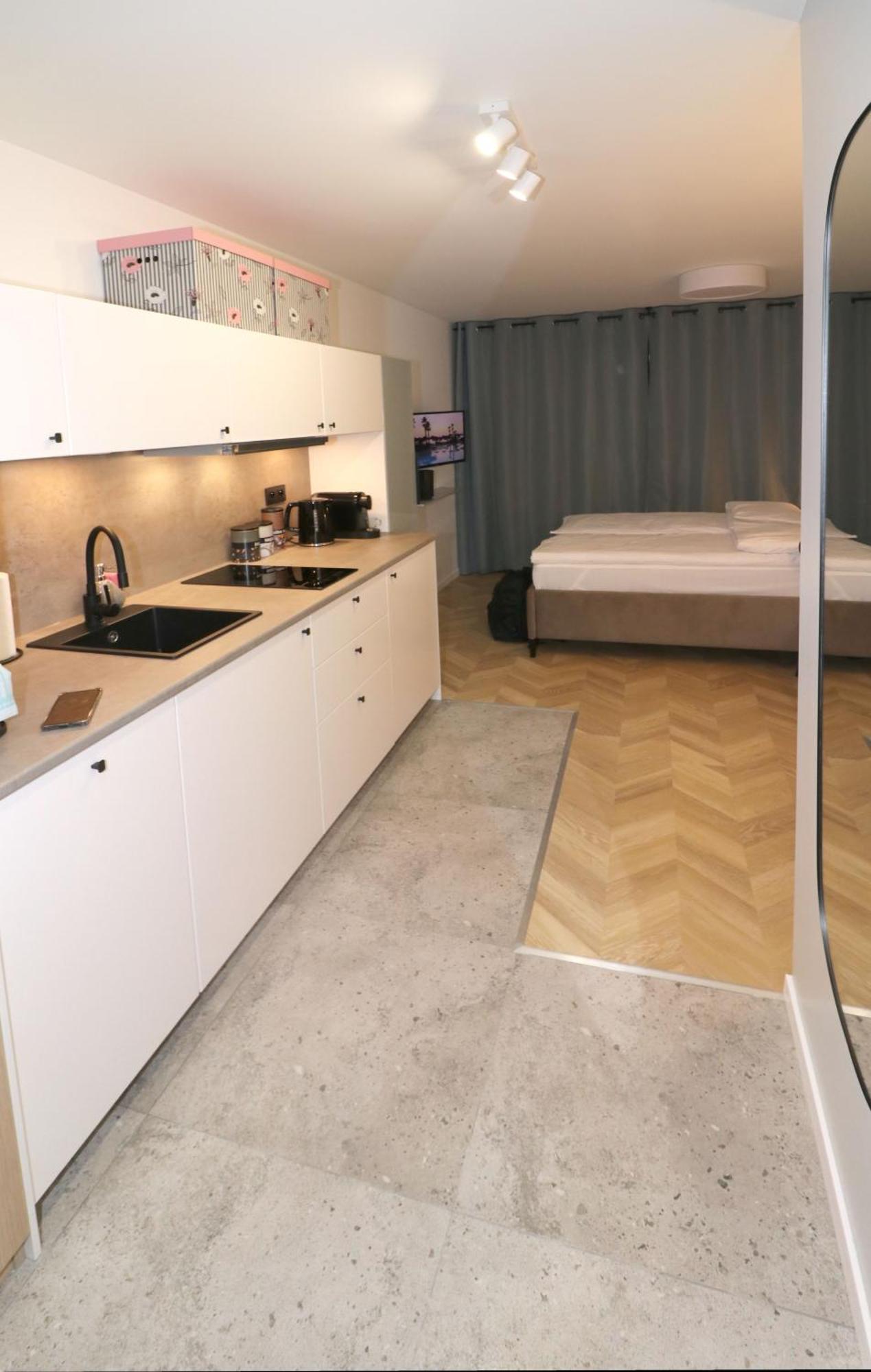 Appartement Falcon Center 4 Metro Swietokrzyska Warschau